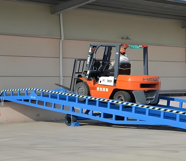 堆龙德庆移动式卸货平台（叉车用）